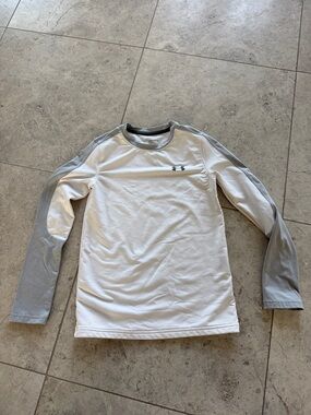 Under Armour Boy’s Coldgear White Long Sleeve Fleece Performance Shirt